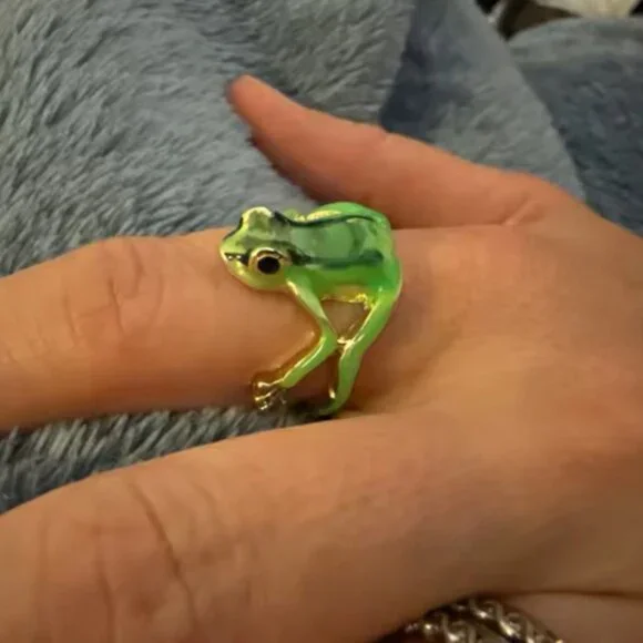 Green Frog Gold Ring - Picture 7 of 16